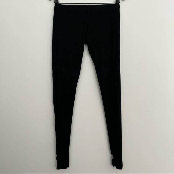 6126 Lindsay Lohan Black Stirrup Leggings - Picture 3 of 5